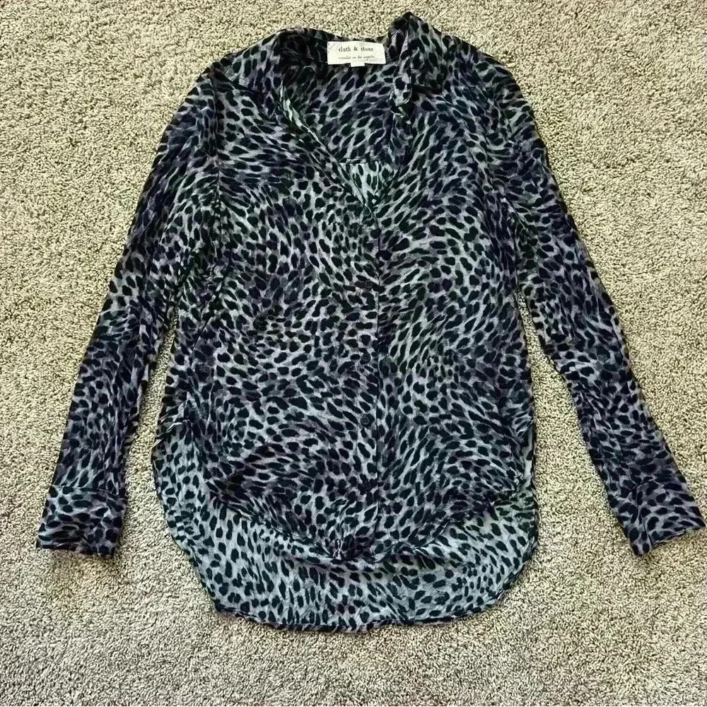 Cloth & Stone Animal Leopard Print Button Down Shirt LS Blouse Size XS